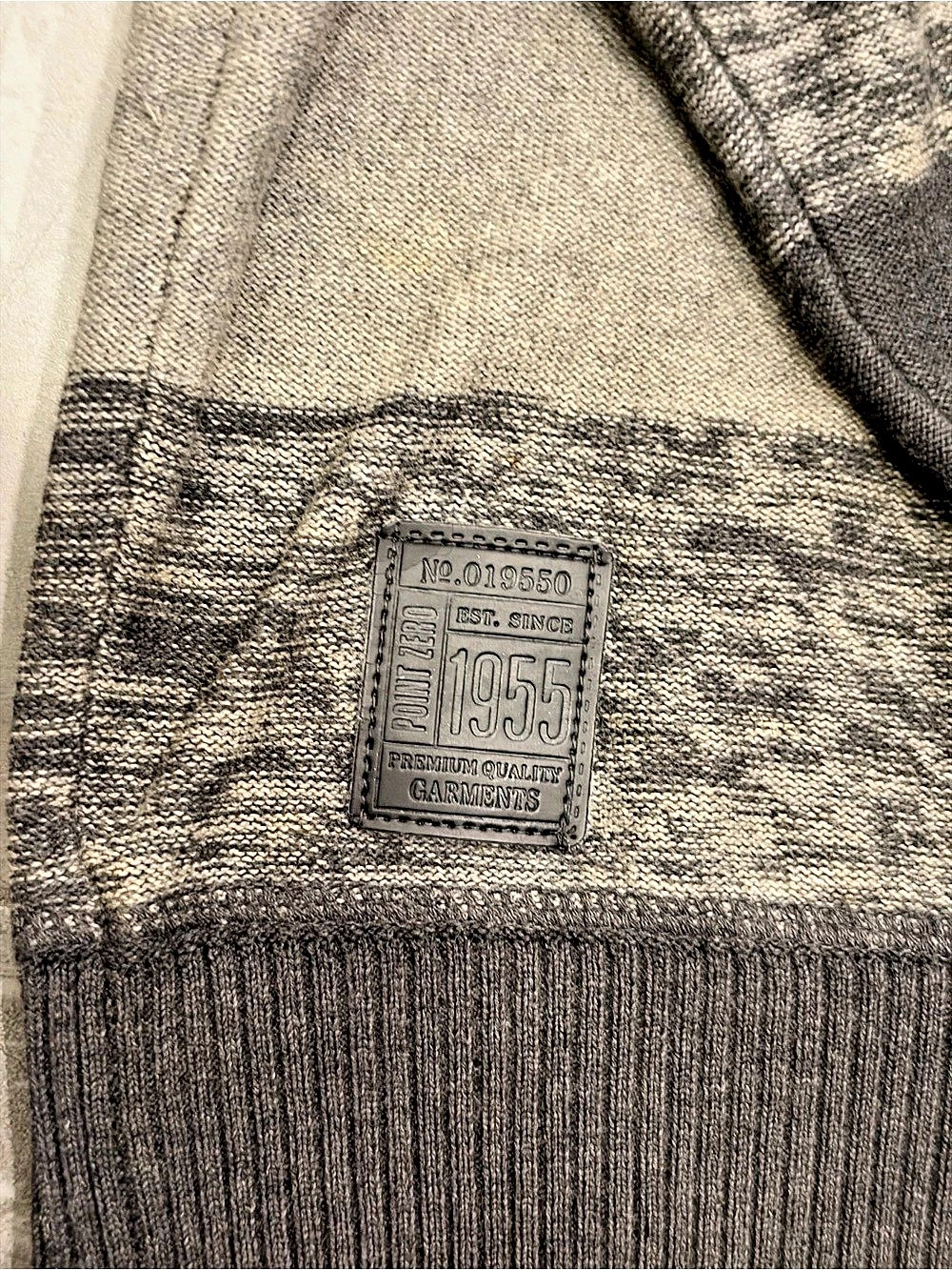 Point Zero Collection Men's Color Block Crewneck Sweater - Picture 3 of 6